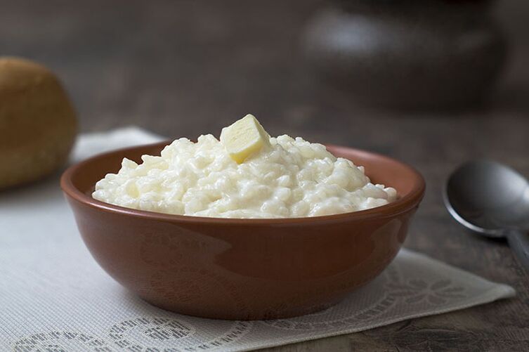 Rýžová kaše v mléce na postní den s dnou